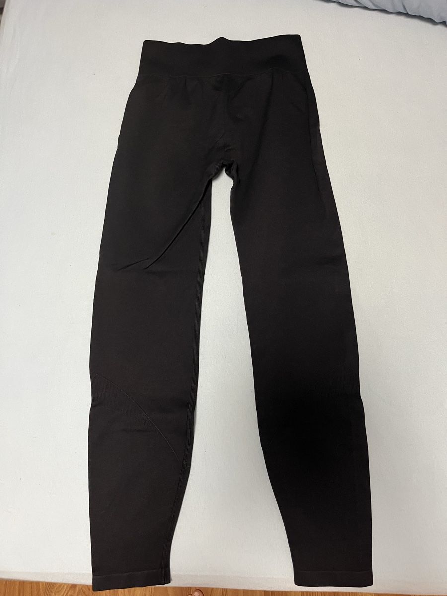 H&M Leggings: Damen Leggings schwarz – Usato da Romanshorn venduto da Luette19 1