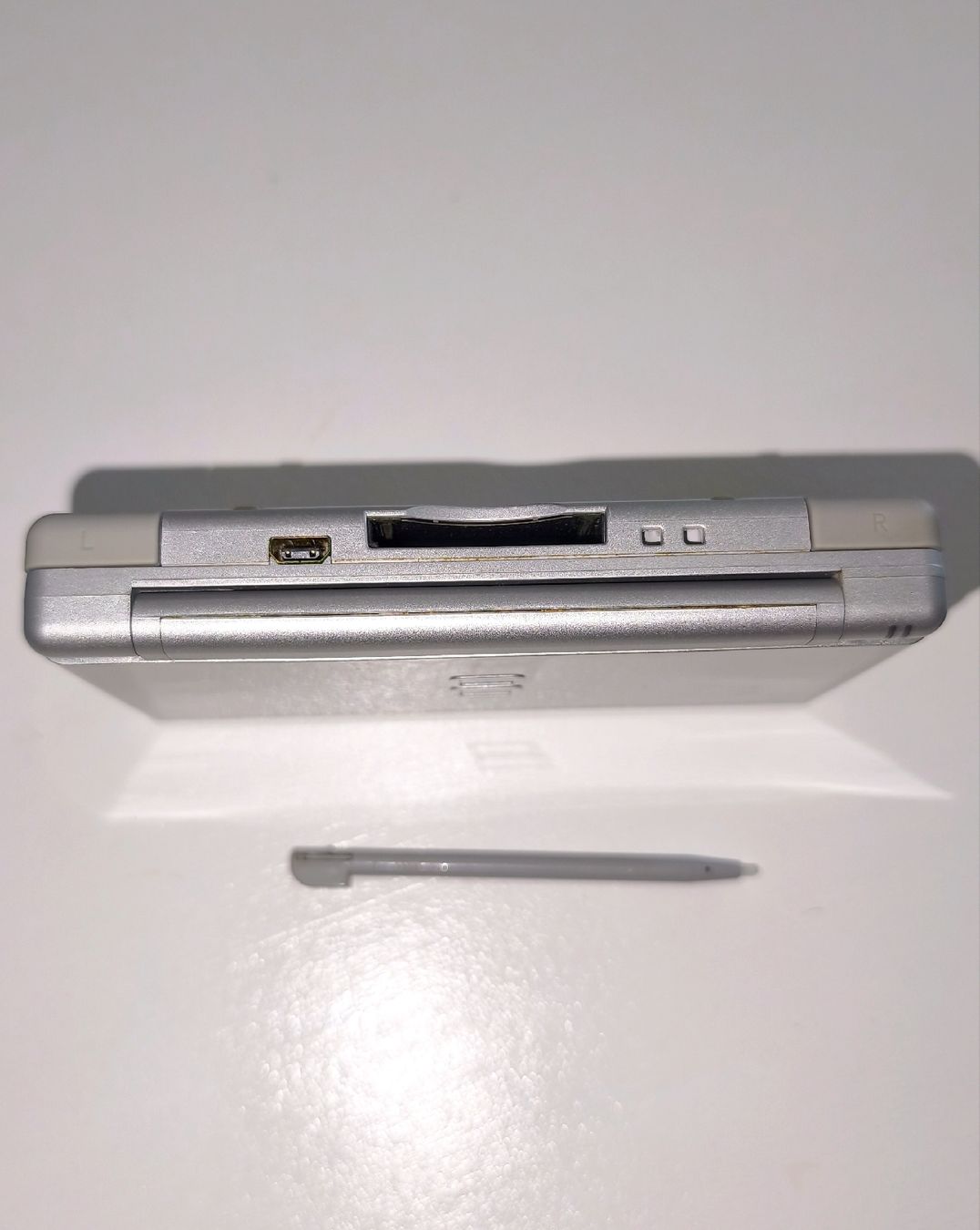 Nintendo Console: Nintendo DS Lite argento con caricatore e pennino – Usato da Sevelen venduto da dun_vs7w 4
