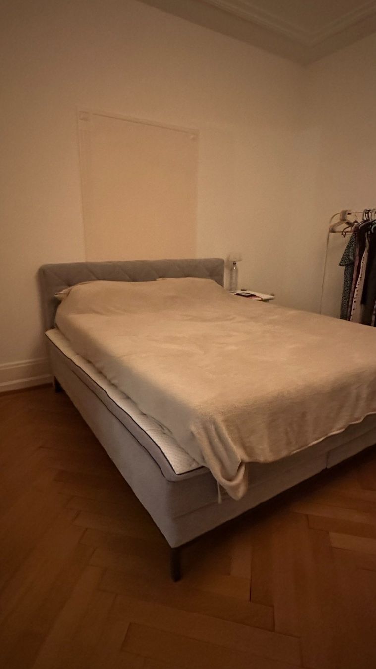 Letti: Light Grey Designer Bed – Nuovo (secondo la descrizione) da Zürich venduto da vik_p5j8 1