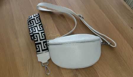 Umhängetasche Leder natur weiss, mit 2 verschiedenen Gurten.