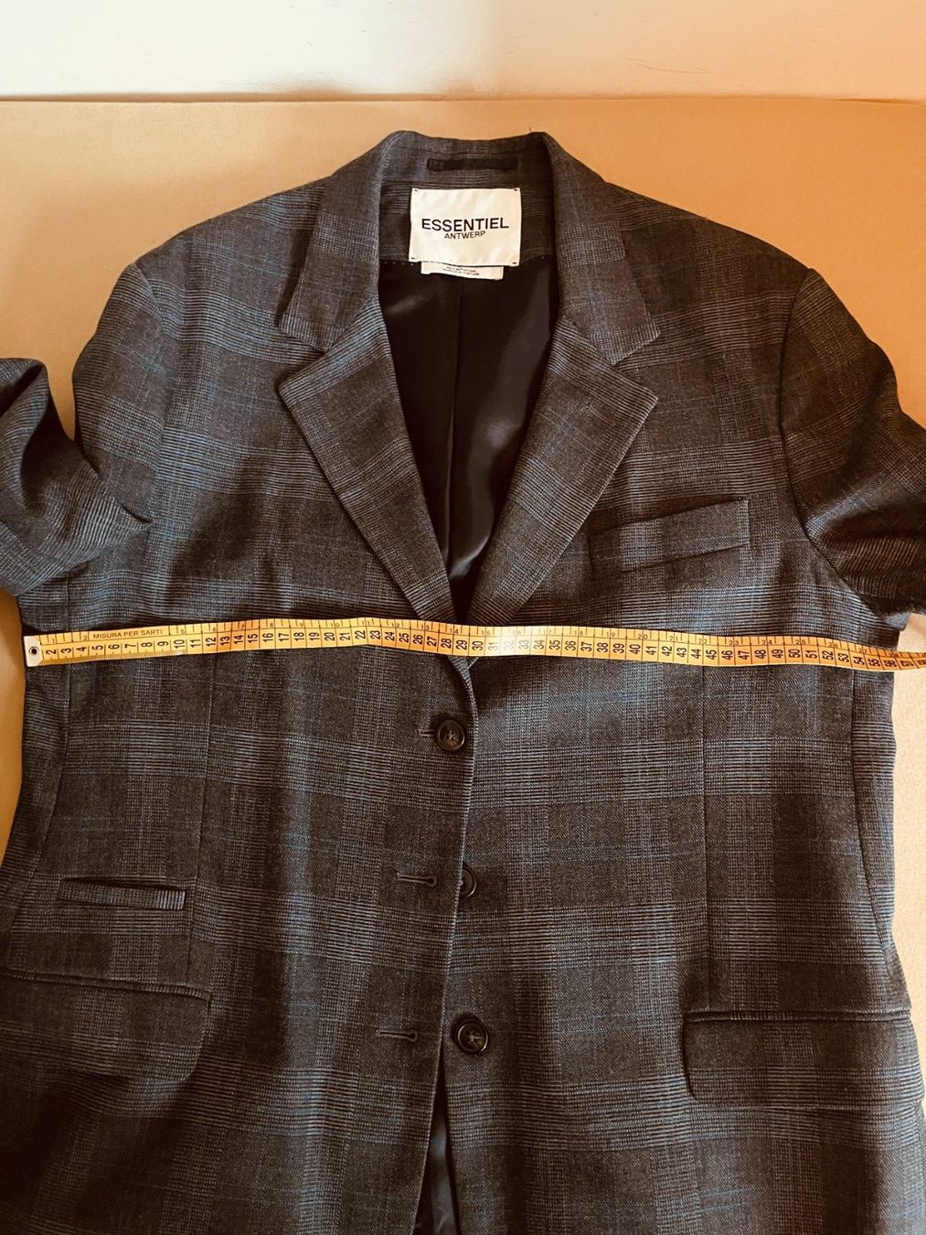 Essentiel Antwerp Jacken: ESSENTIEL ANTWERP oversize Karoblazer – Gebraucht aus Zürich von 4samsala 2
