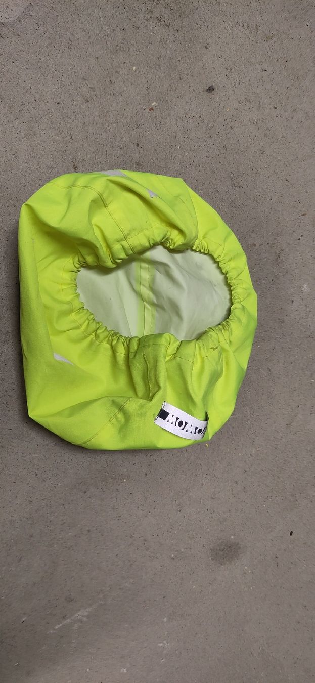 Pezzi di ricambio: Helm Regenüberzug Leuchtüberzug – Usato da Liebefeld venduto da robi15blue 2