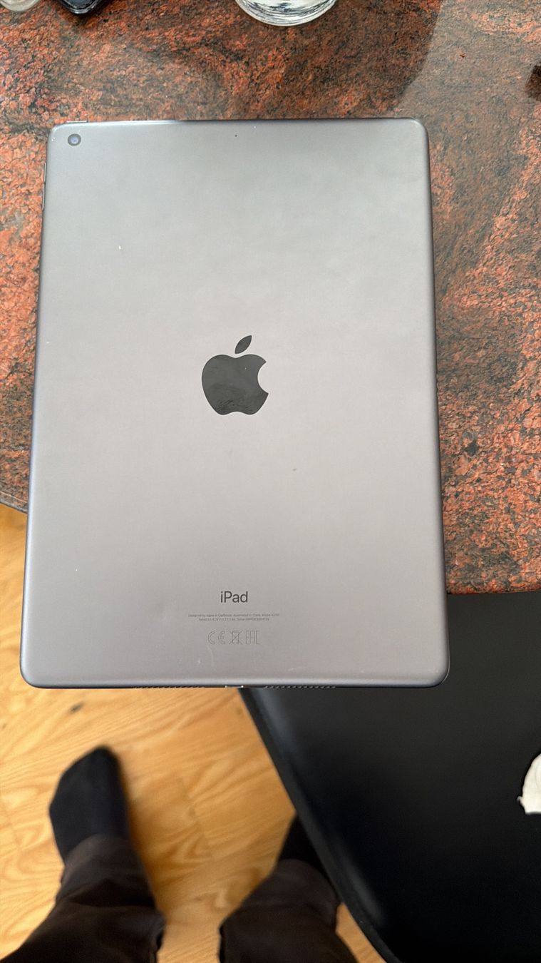 Apple Tablettes PC: Ipad gen 6 – D'occasion à Schattdorf par Kofi57 1