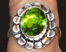 Ring L-7080 – Peridot Edelstein – 17,5mm Innendurchmesser