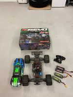 Traxxas E-Revo VXL 6S Monster Truck– mit viel Zubehör