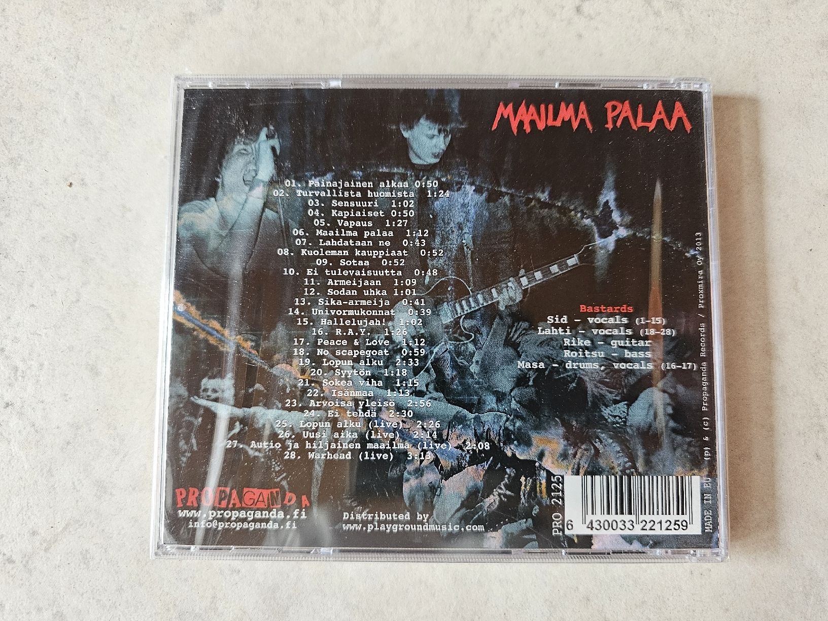 CD: Bastards  -  Maailma Palaa  /  Fabrikneu – Nuovo e nell'imballaggio originale da Schneisingen venduto da backstore24 1