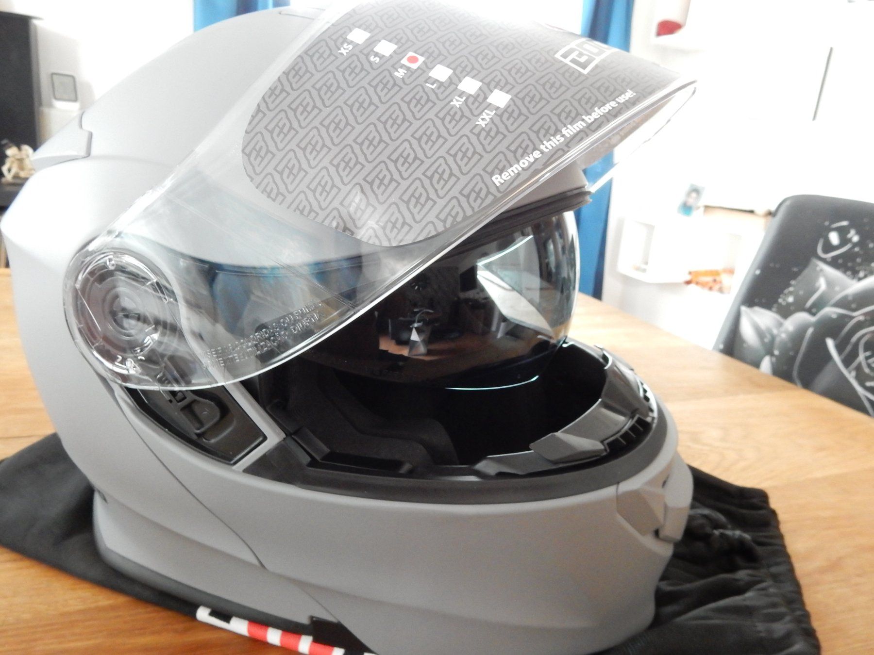 Caschi & visiere: Motorrad Helm Neu Ungetragen Grösse M – Usato da Balsthal venduto da Subaru11 7