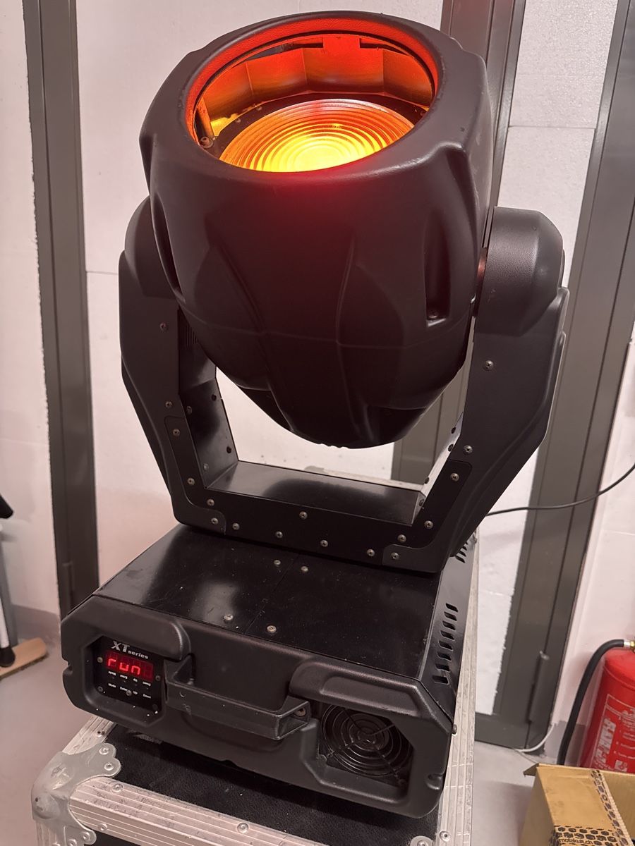 Lampade: Robe Show Lighting Moving Head Wash 575XT – Usato da Ehrendingen venduto da Sansav 4