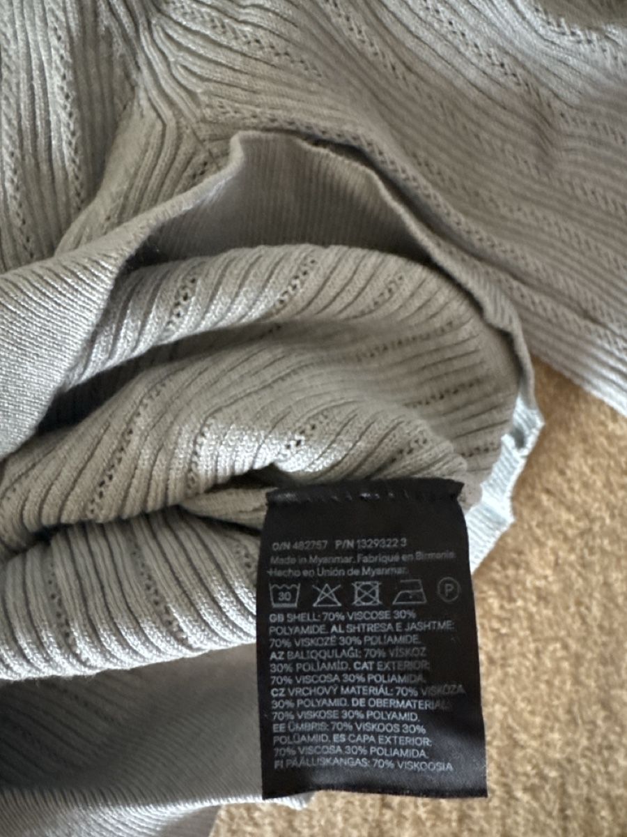 H&M Maglioni & Felpe: H&M Pullover Grau Grösse XS guter Zustand – Usato da Schlieren venduto da nowaya 2