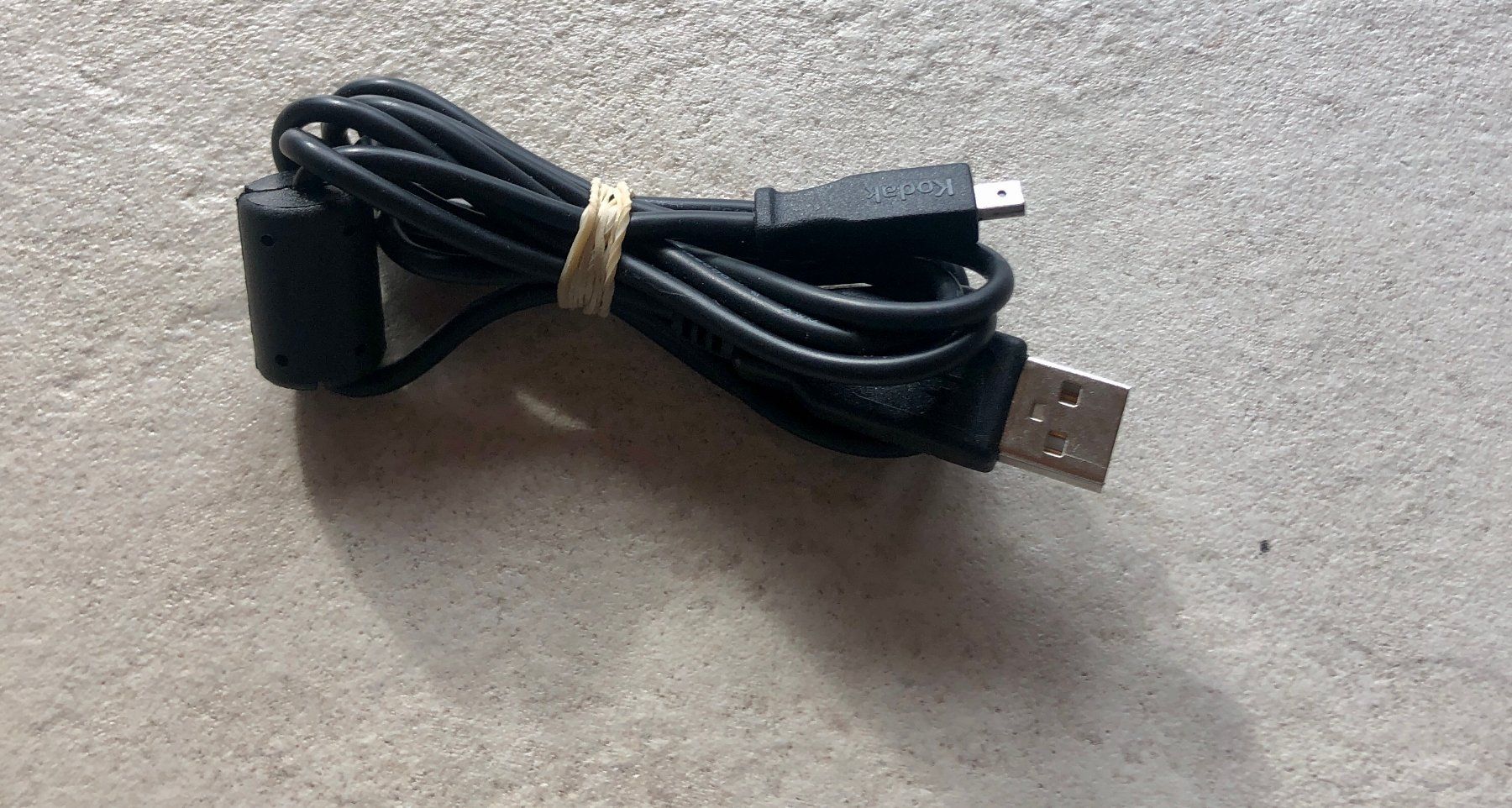 Cavi: Orginal Kodak USB Kabel – Usato da Saas-Grund venduto da GarageSaleToday