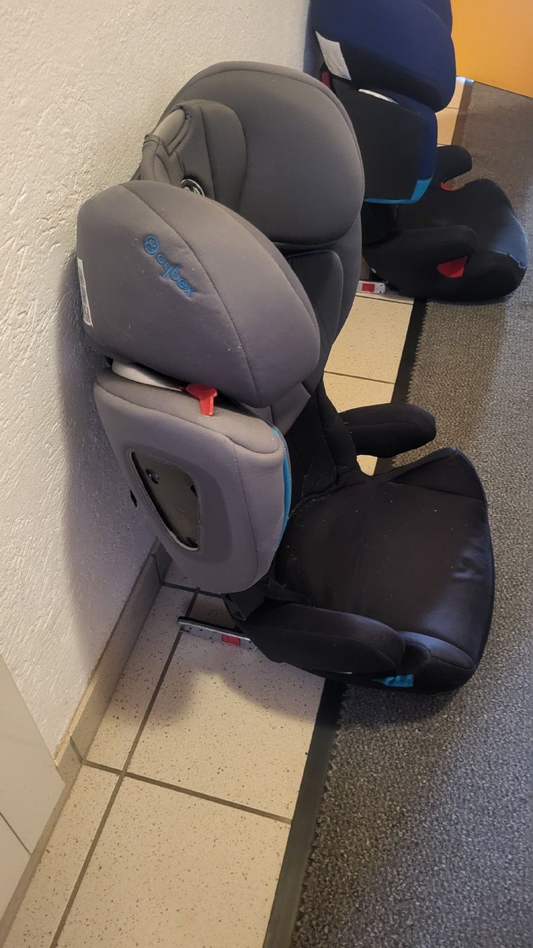 Cybex Sièges auto: Siège auto groupe 2/3 noir/gris état d'usage – D'occasion à Courtelary par Alantreut 1