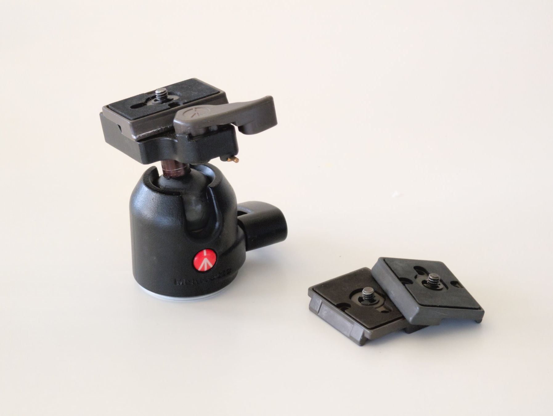 Manfrotto Altro in Decorazioni & Accessori: Manfrotto 486RC2 Ball Head with 3 Quick Release Plates – Usato da St-Légier-La Chiésaz venduto da JeDaiL