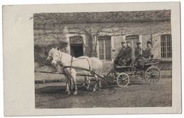 WK I Deutsche Militärkutsche mit vier Soldaten gelaufen 1916
