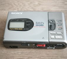Sony MZ-R35 MD Walkman – MiniDisc Recorder / Player (DEFEKT)