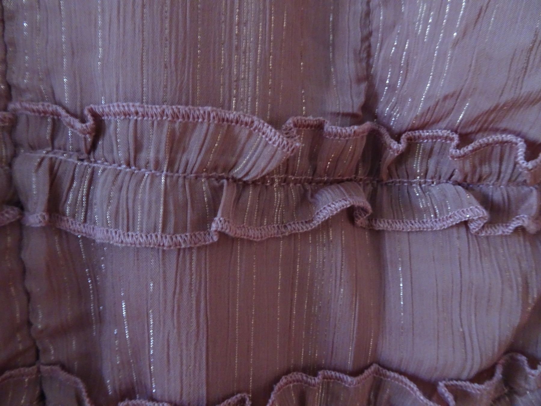 Vestiti: MiniKleid mit Rüschen & Goldfäden Gr 42 – Usato da Thun venduto da flower0211 2
