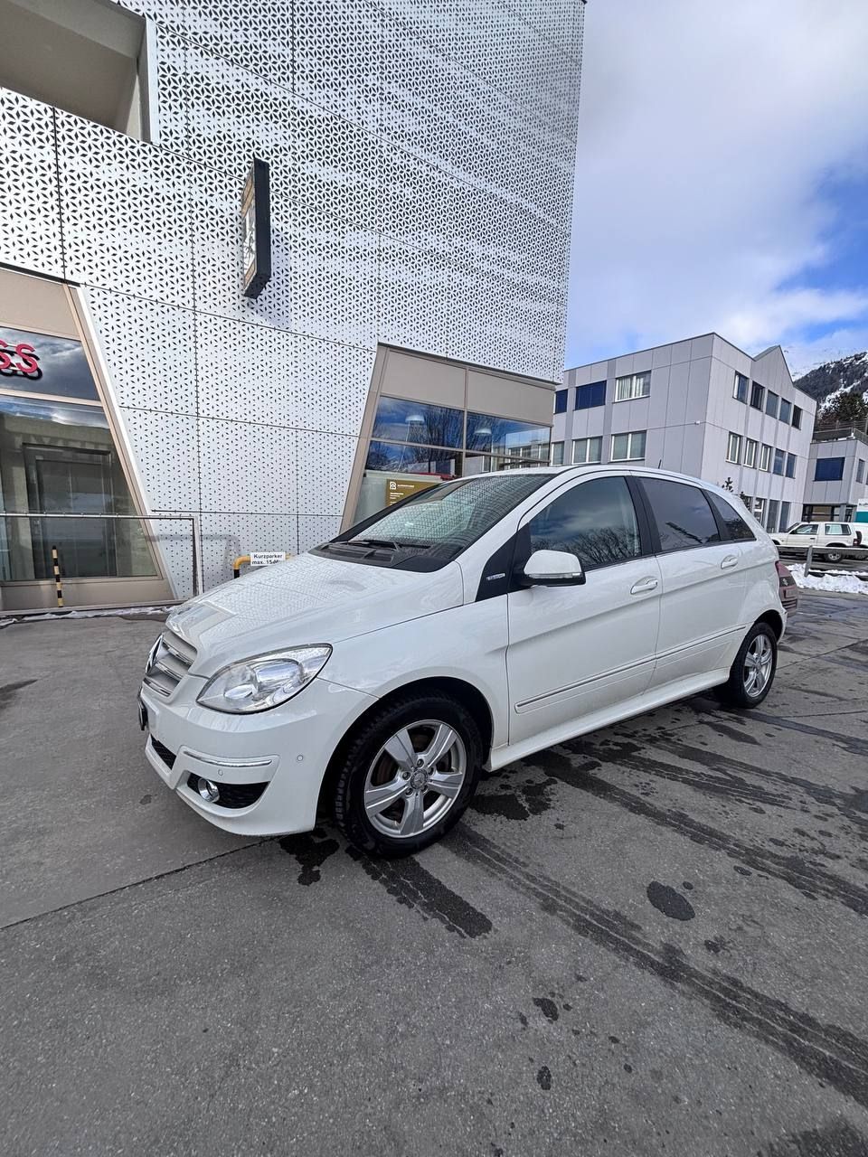 Mercedes-Benz Automobili: Mersedes B200 Benzin / Erdgas – Usato da Pontresina venduto da Twi_sjc6 3