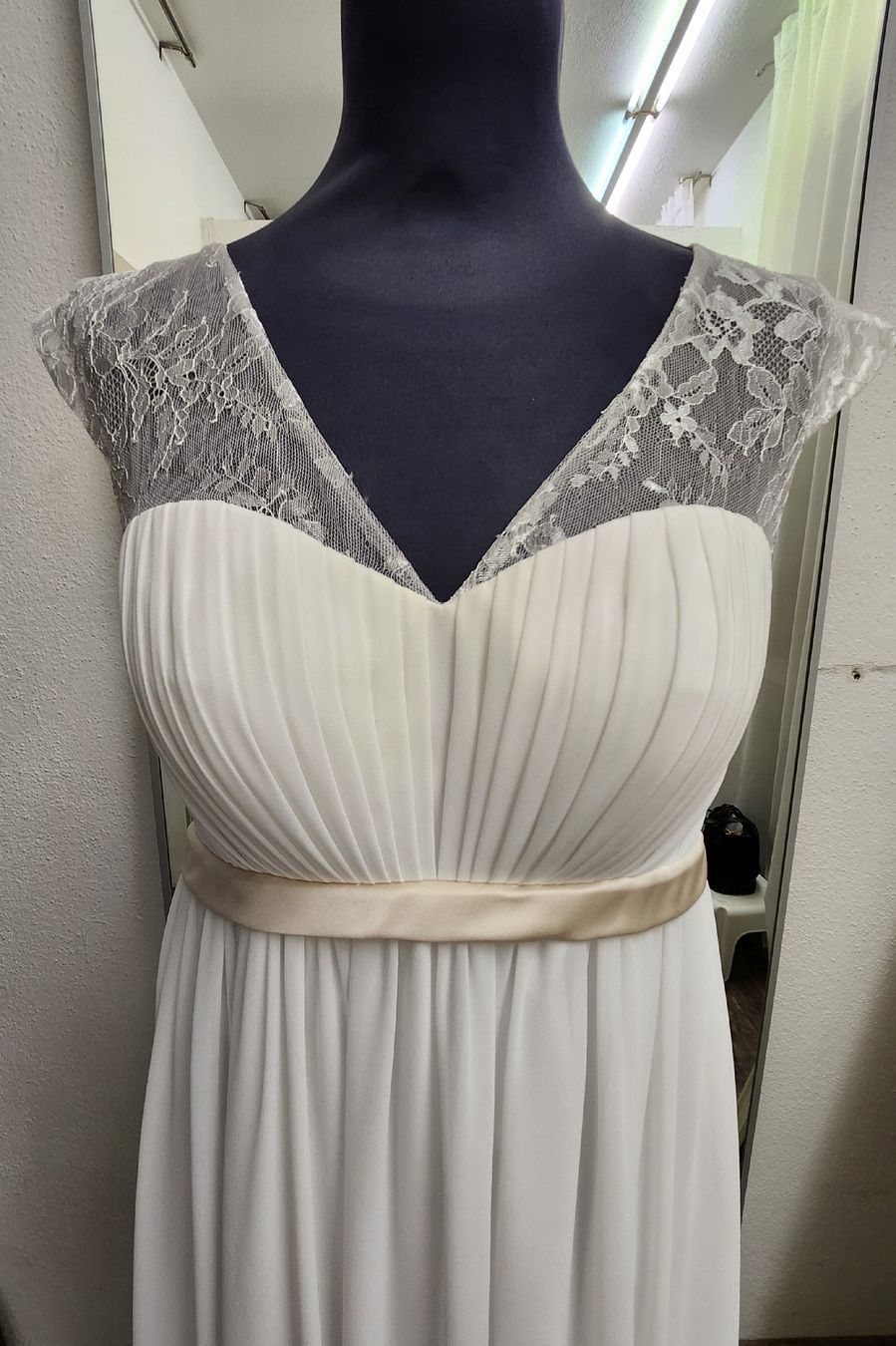 Vestiti: Brautkleid – Nuovo (secondo la descrizione) da Uster venduto da VMT. 1