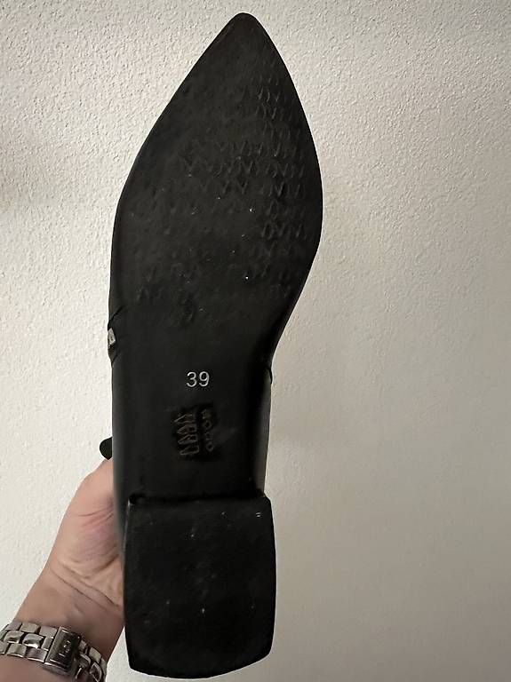 Scarpe da donna: Stivaletto pelle nera – Usato da Luzern venduto da mic_99vf 3