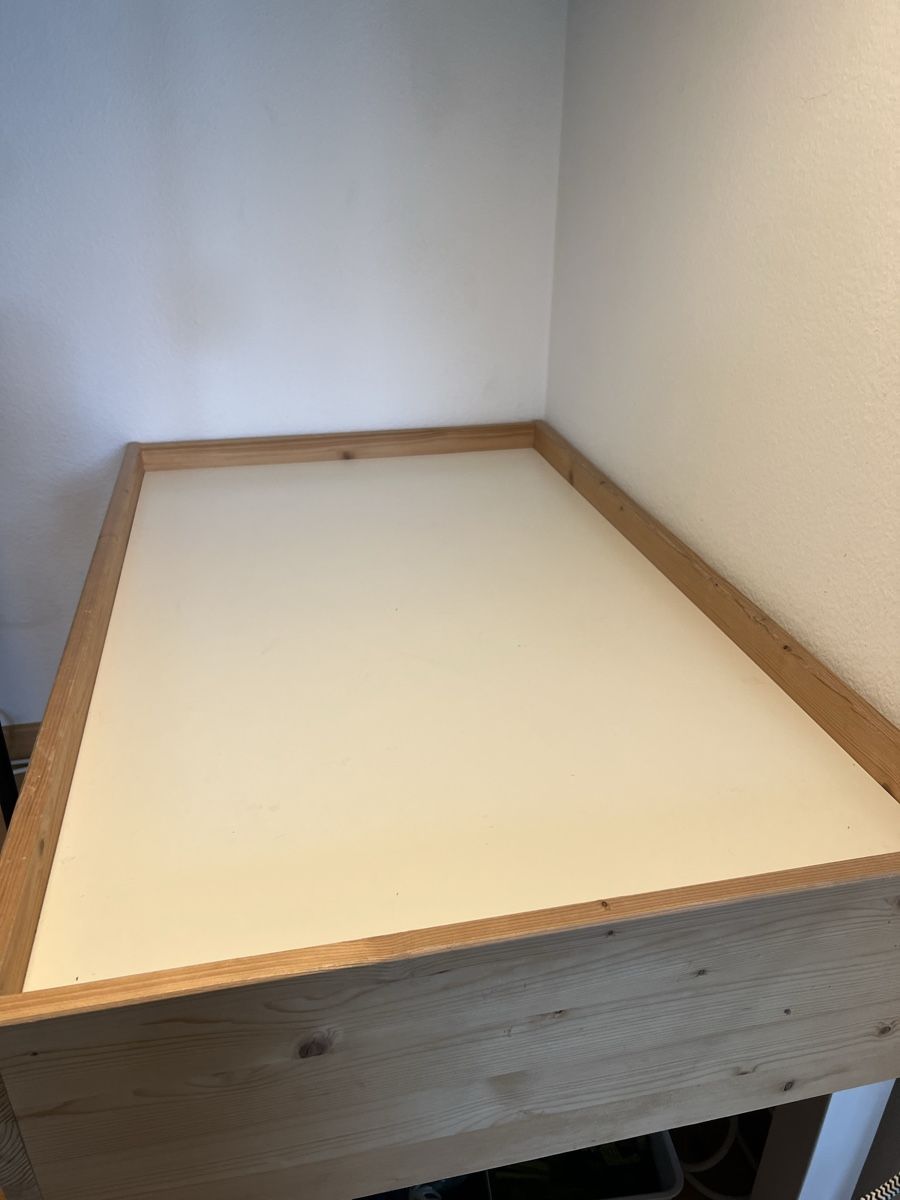 Tavoli: Lego bauen Tisch IKEA mit kante – Usato da Altstätten SG venduto da ruf_7sp5 2