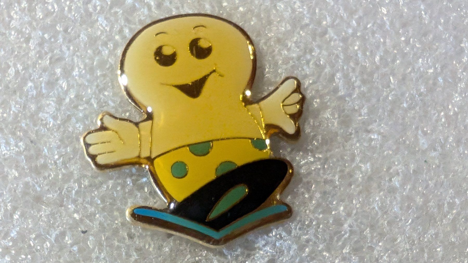 Plaketten & Abzeichen: Ansteckpin 227: Maga Bio – Gebraucht aus Oppligen von Pin-Fall-Shop