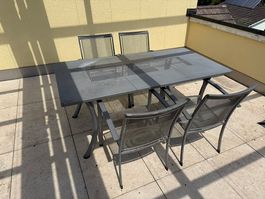 Gartentisch mit 4 Stühlen aus Metall