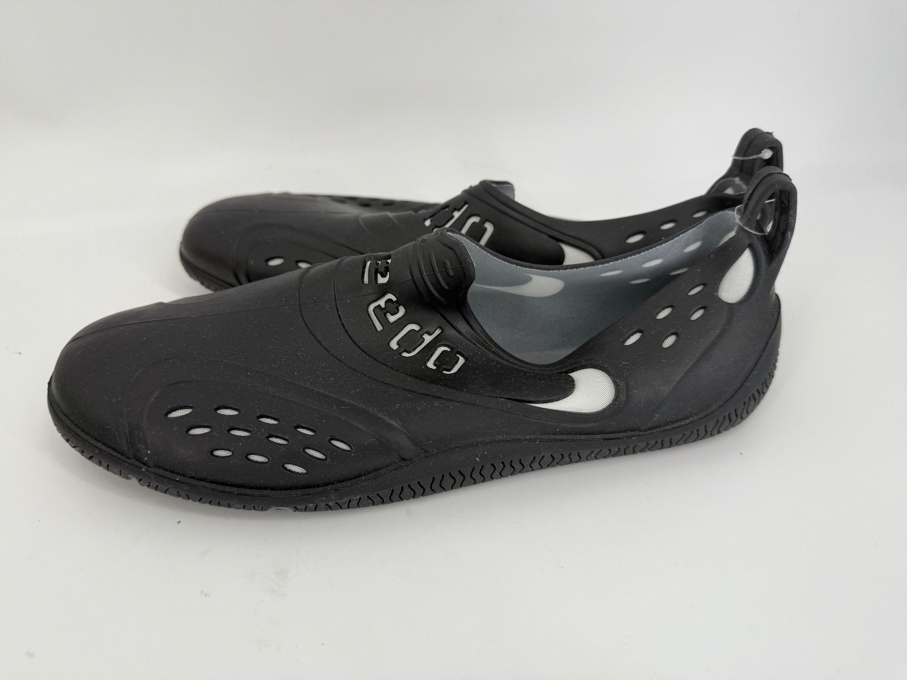 Scarpe da uomo: Badeschuhe von Speedo schwarz Gr. 42 – Nuovo (secondo la descrizione) da Auenstein venduto da moin.
