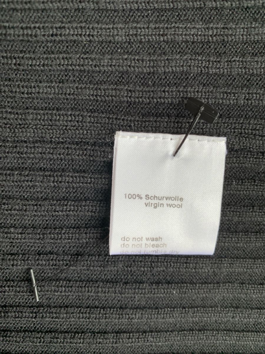Akris Pulls & Sweat-shirts: AKRIS: Schwarzer Rollkragenpullover mit Puffärmel, 36 – D'occasion à Luzern par designluzern 7