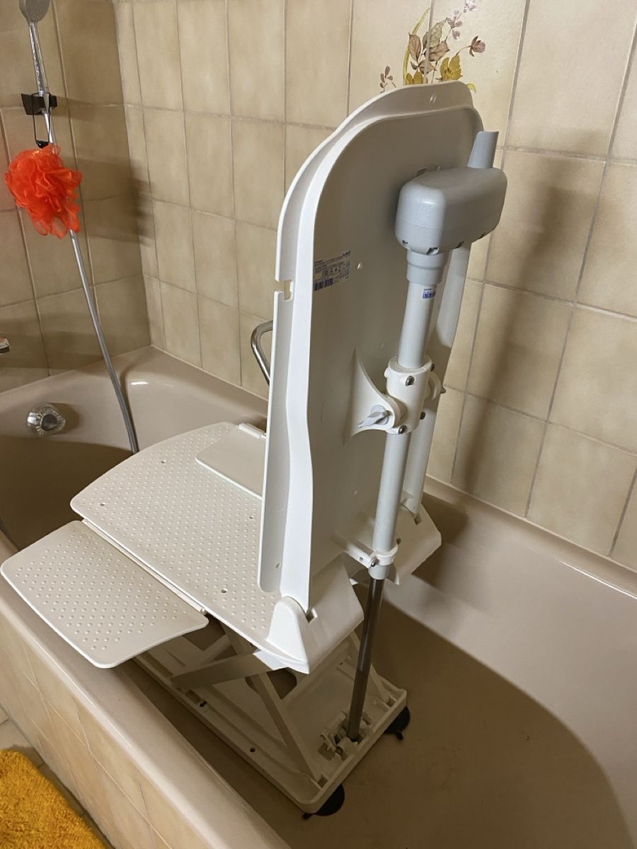 Appareils médicaux: Badelift Kanjo – D'occasion à Rutschwil par Orthoropa 1