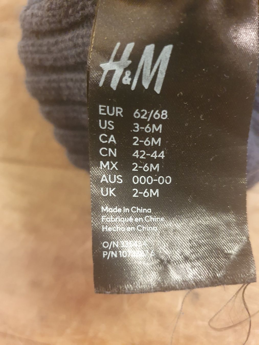 Hüte, Mützen & Caps: H & M Mütze schwarz Grösse 62/68 – Gebraucht aus Zürich von loosebone 1