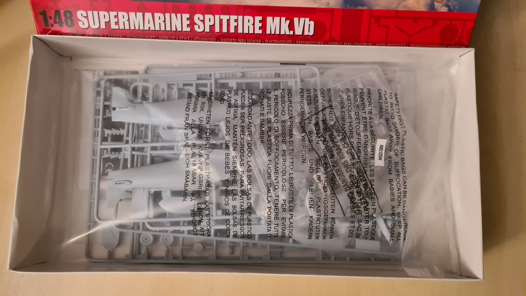 Airfix Kit di modellismo & Modellini statici: 1:48 Spitfire Mk. V - Airfix A05125A – Nuovo (secondo la descrizione) da Bassersdorf venduto da jackbmw 2