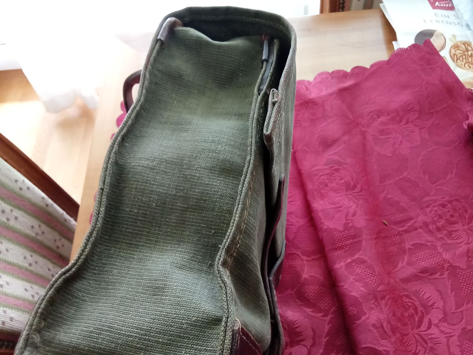 Schweizer Armee Borse: MILLITÄRTASCHE – Usato da Muri BE venduto da Alk 1