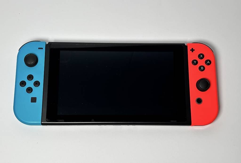 Nintendo Consoles: Nintendo Switch Console + Mario Odyssey + Accessori – D'occasion à Gordola par kar_gy5g 1
