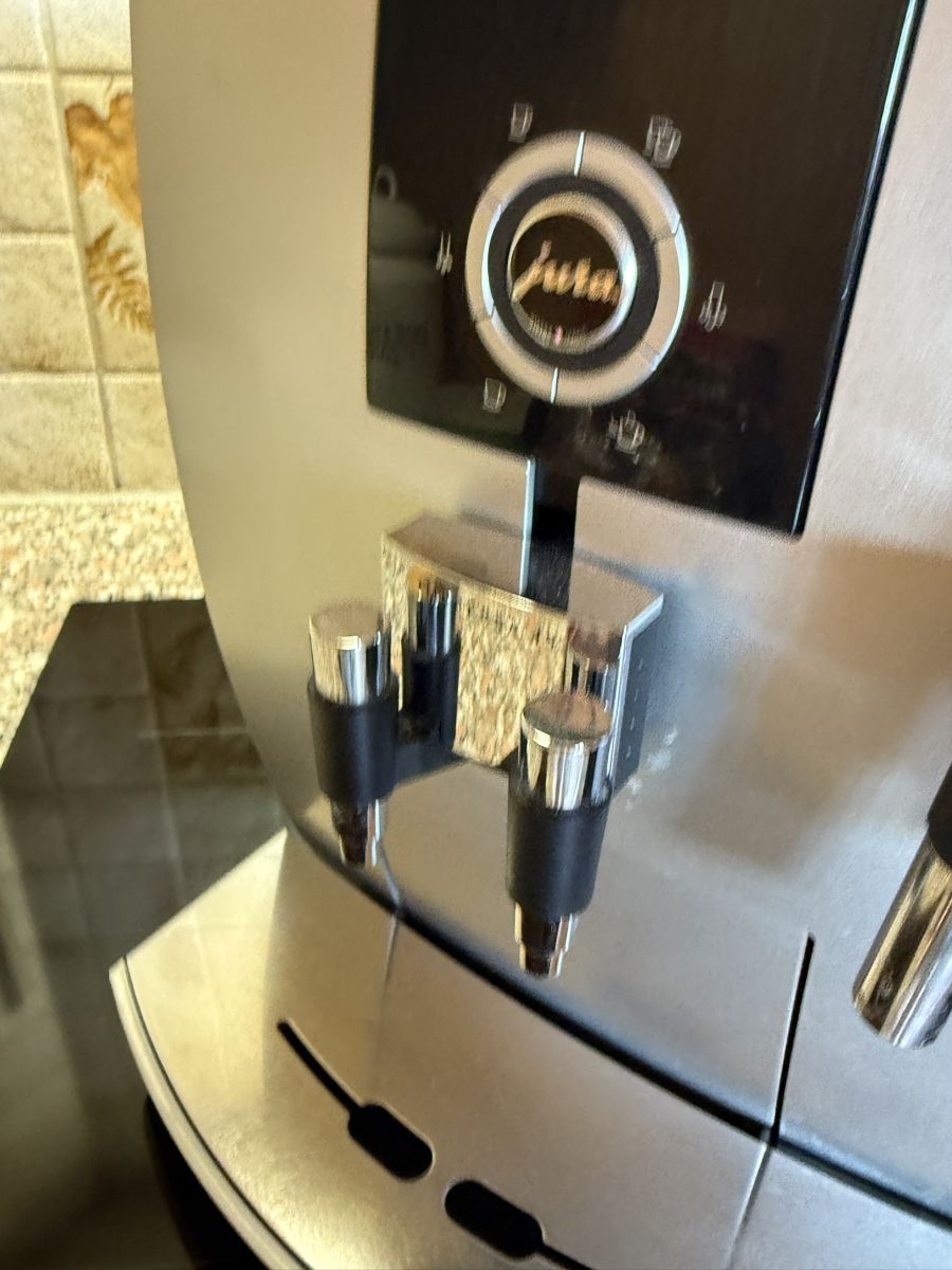 Jura Machines à café & Machines à expresso: Jura Impressa J5 – D'occasion à Niederbuchsiten par Landin 2