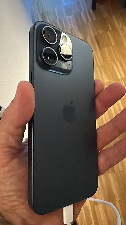 Apple Telefoni cellulari / Smartphones: IPhone 15 pro Max 512gb – Usato da Nyon venduto da Ungaru 1