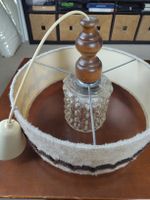 Vintage Haengeleuchte mit Stoffschirm und Holzelement