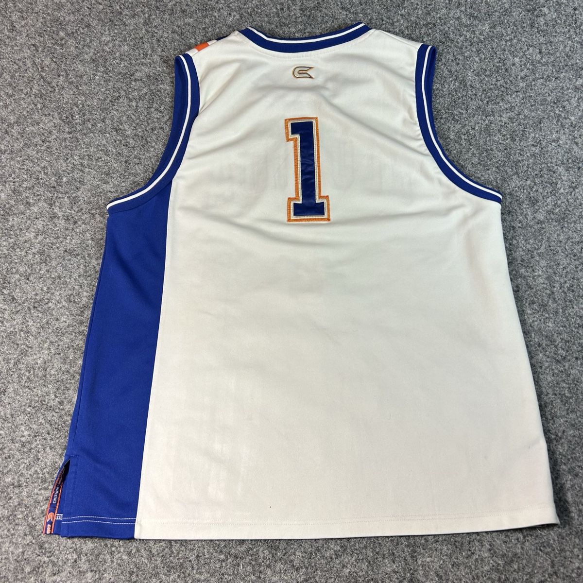 Kleiderpakete: Lots de 4x basketball shirt – Gebraucht aus La Sagne NE von Matlasape 6