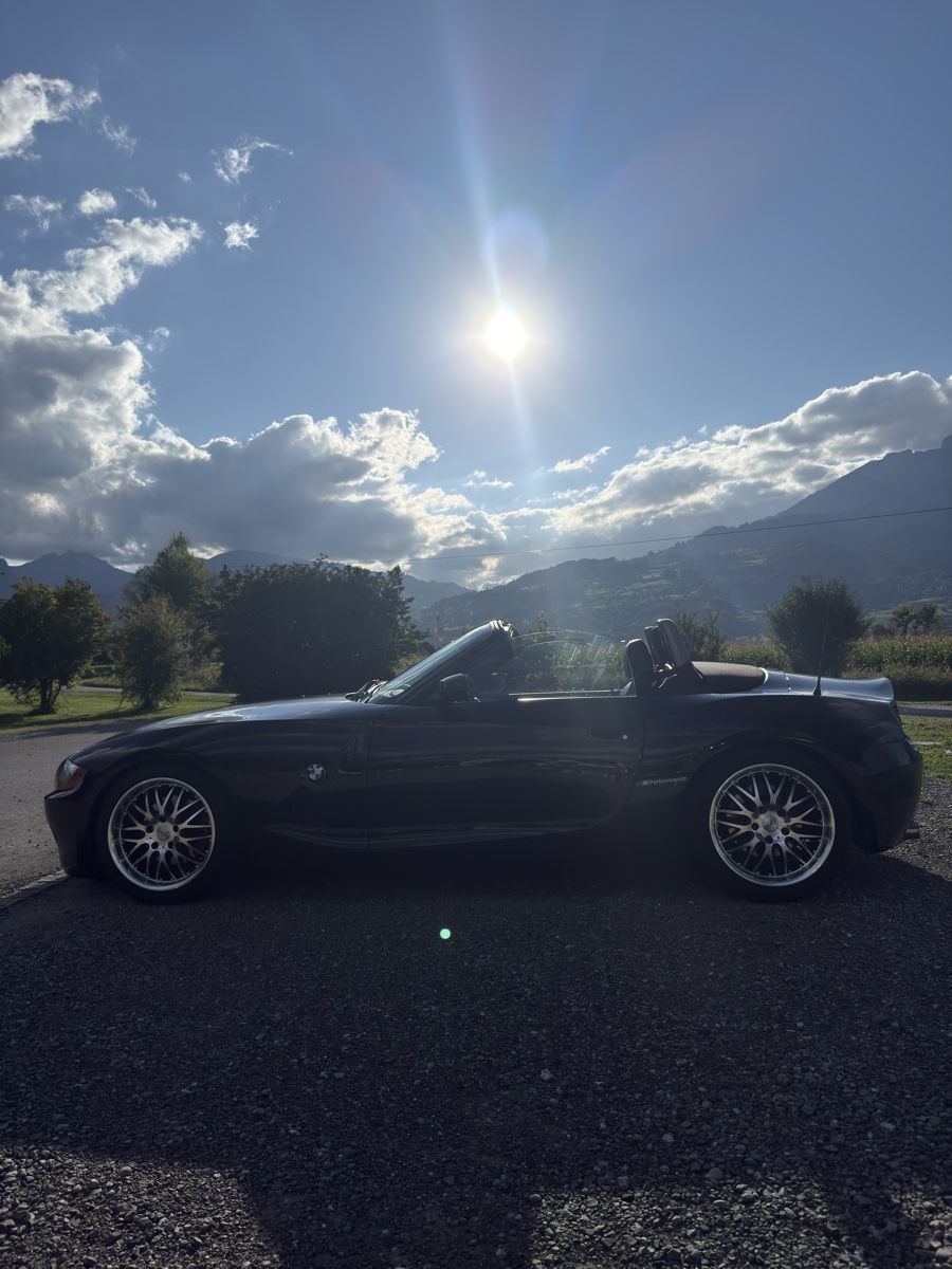 BMW Autos: BMW Z4 3.0 Cabriolet – D'occasion à Gams par neg_jz88 3