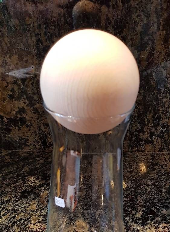 Caraffe: Zirbe-Kugel mit Karaffe 1 lt. – Usato da Gamprin venduto da Holzkunst.