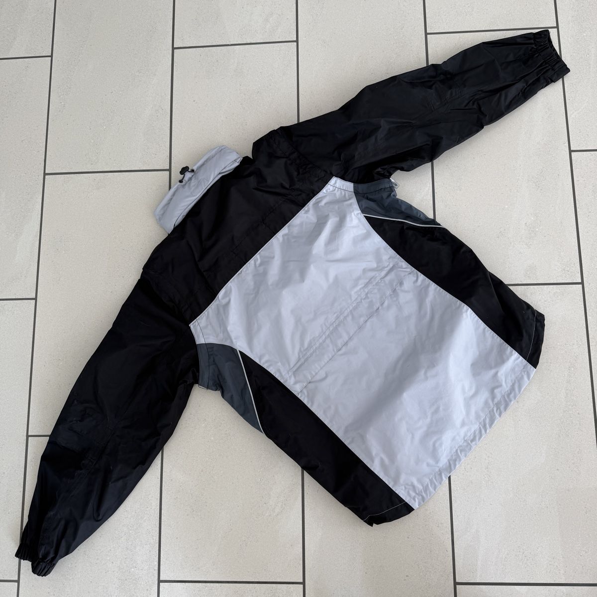 Giacche: Regenjacke / Gilet – Nuovo (secondo la descrizione) da Rupperswil venduto da Nemo025 1