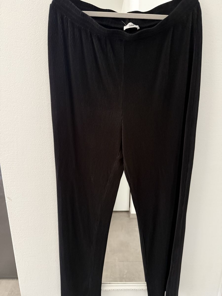 Pantaloni: Schlupfhose Grösse 46 – Nuovo (secondo la descrizione) da Pfeffikon LU venduto da pepino17