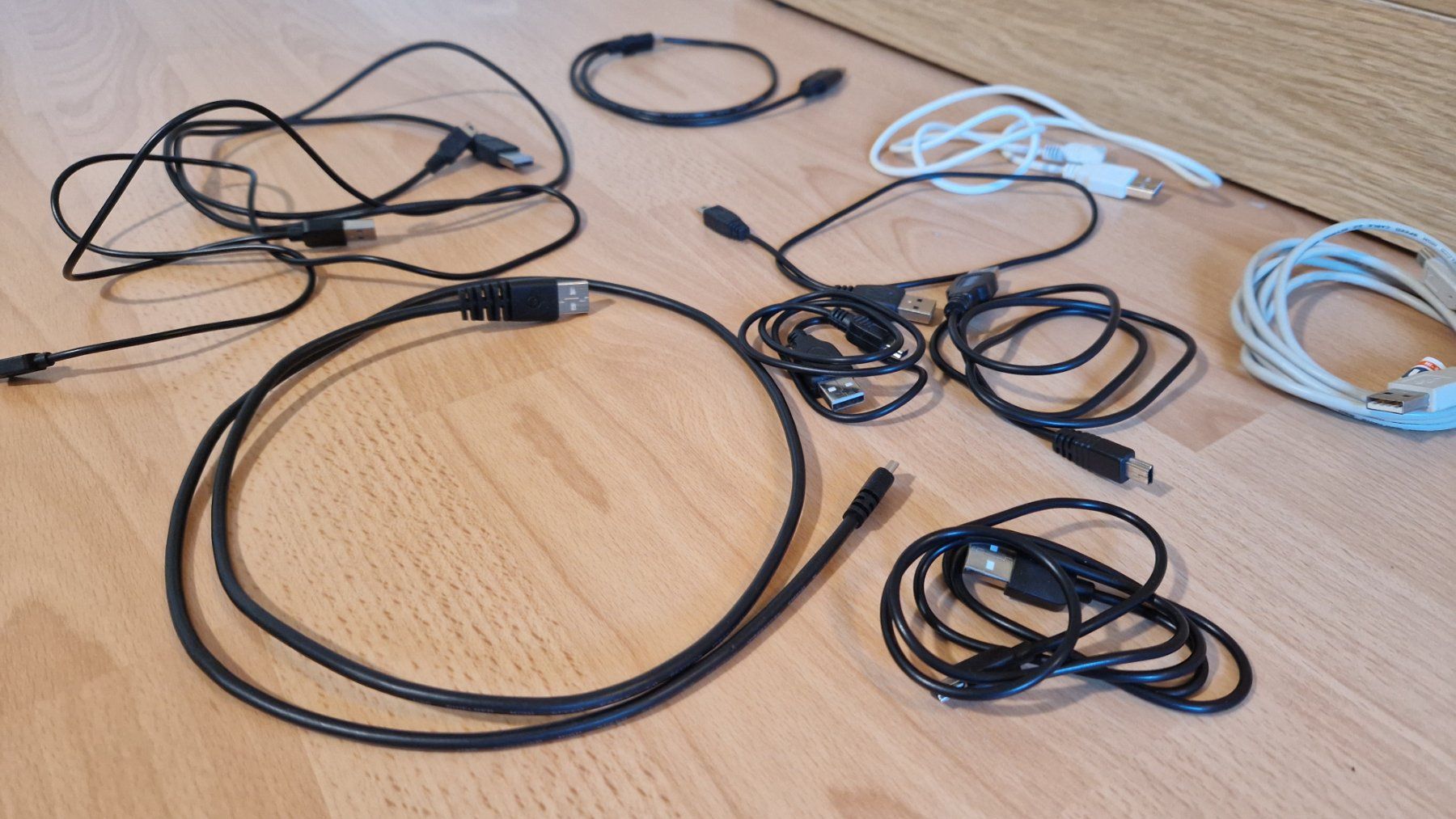 Cavi: Diverse USB-B Kabel Sammlung - Jetzt Schnäppchen sichern! – Usato da Zürich venduto da Korhal