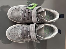 VADO  Sneaker 2x Gr.28 (18.5), 2x Gr.32, (21.cm)
