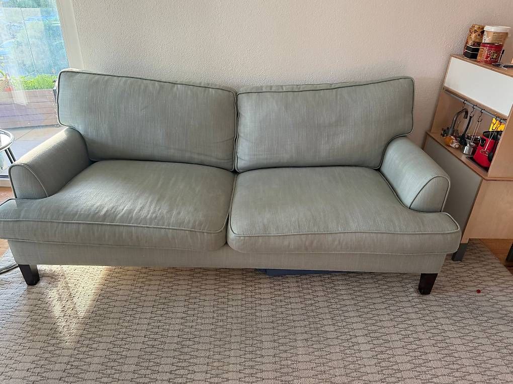 Divani: Mintgrünes 3er Sofa.  – Usato da Dübendorf venduto da CorAr 1