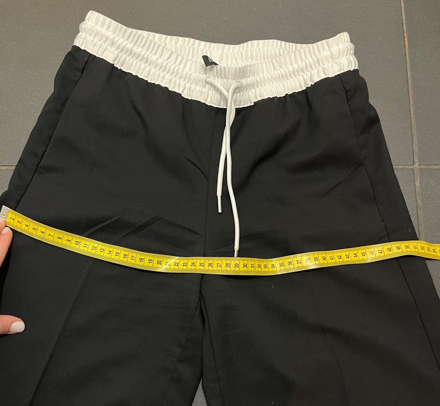 H&M Pantaloni: New pants  H&M size S – Nuovo (secondo la descrizione) da Chêne-Bougeries venduto da Seetooyoo 5