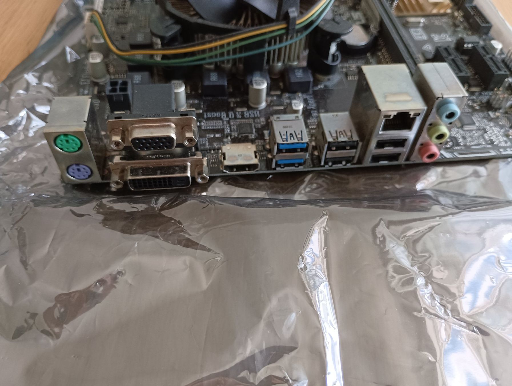 Asus Mainboards: Asus H110M-A mit Intel i5-6400 Prozessor – Gebraucht aus Basel von Jbeu06 3