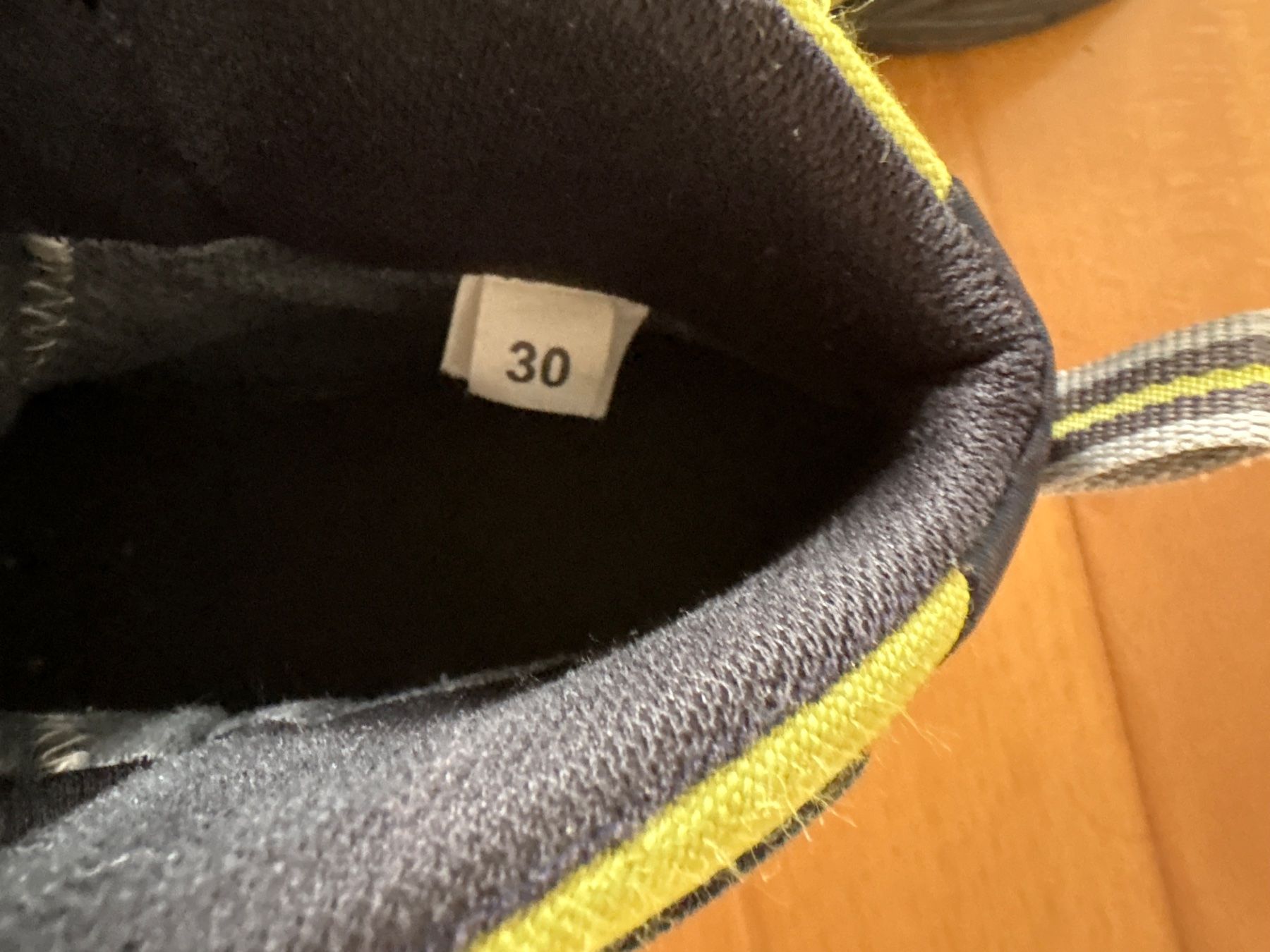 46 Nord Scarpe per ragazzi: Wanderschuhe gr 30 von 46 N – Usato da Effretikon venduto da MarthaK. 3
