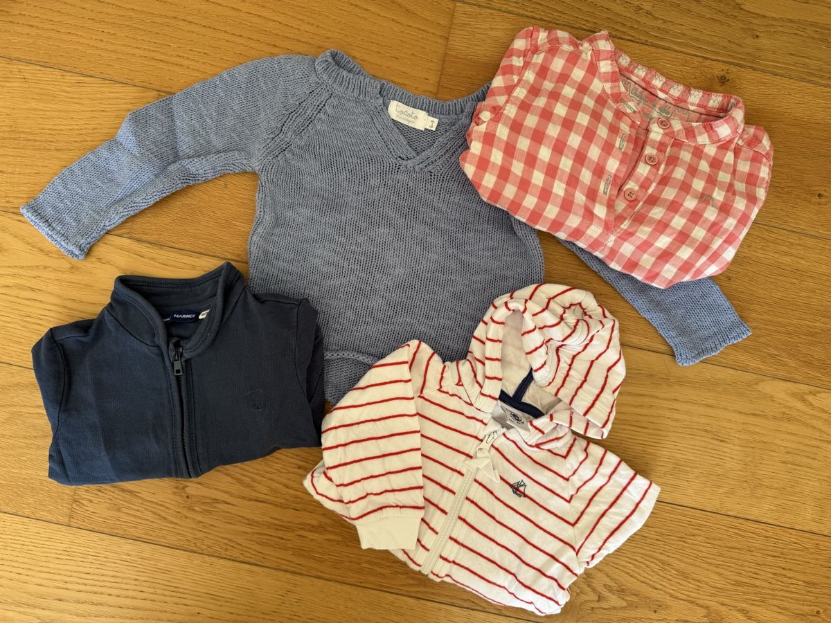Petit Bateau Maglioni & Felpe: 4 Oberteile (2 Jäckchen, 1 Hemd, 1 Pulli)  Grösse 86/92 – Usato da Ebikon venduto da InesUndElf