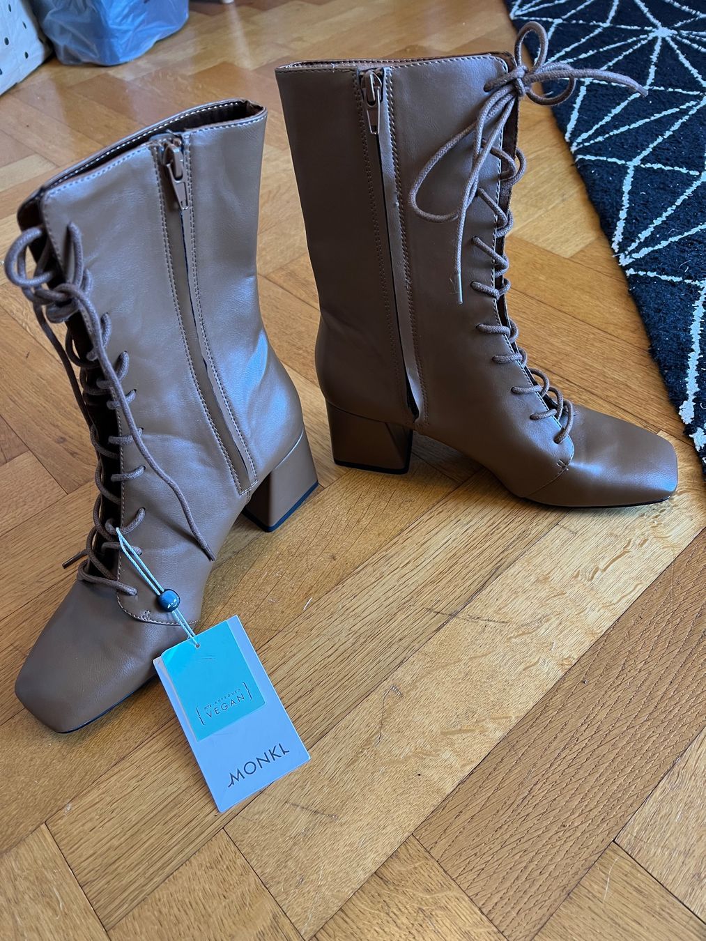Scarpe da donna: Bottines Thelma Monki 38 – Nuovo (secondo la descrizione) da Neuchâtel venduto da Thesebootsaremadeforwalking 1