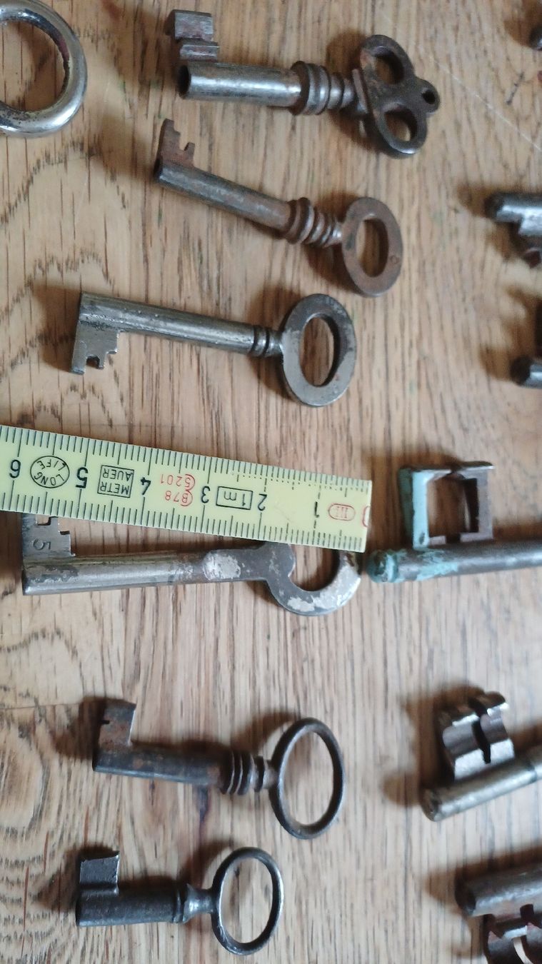 Schlüssel: 21 Alte Schlüssel – Gebraucht aus Flawil von Naphtali 5
