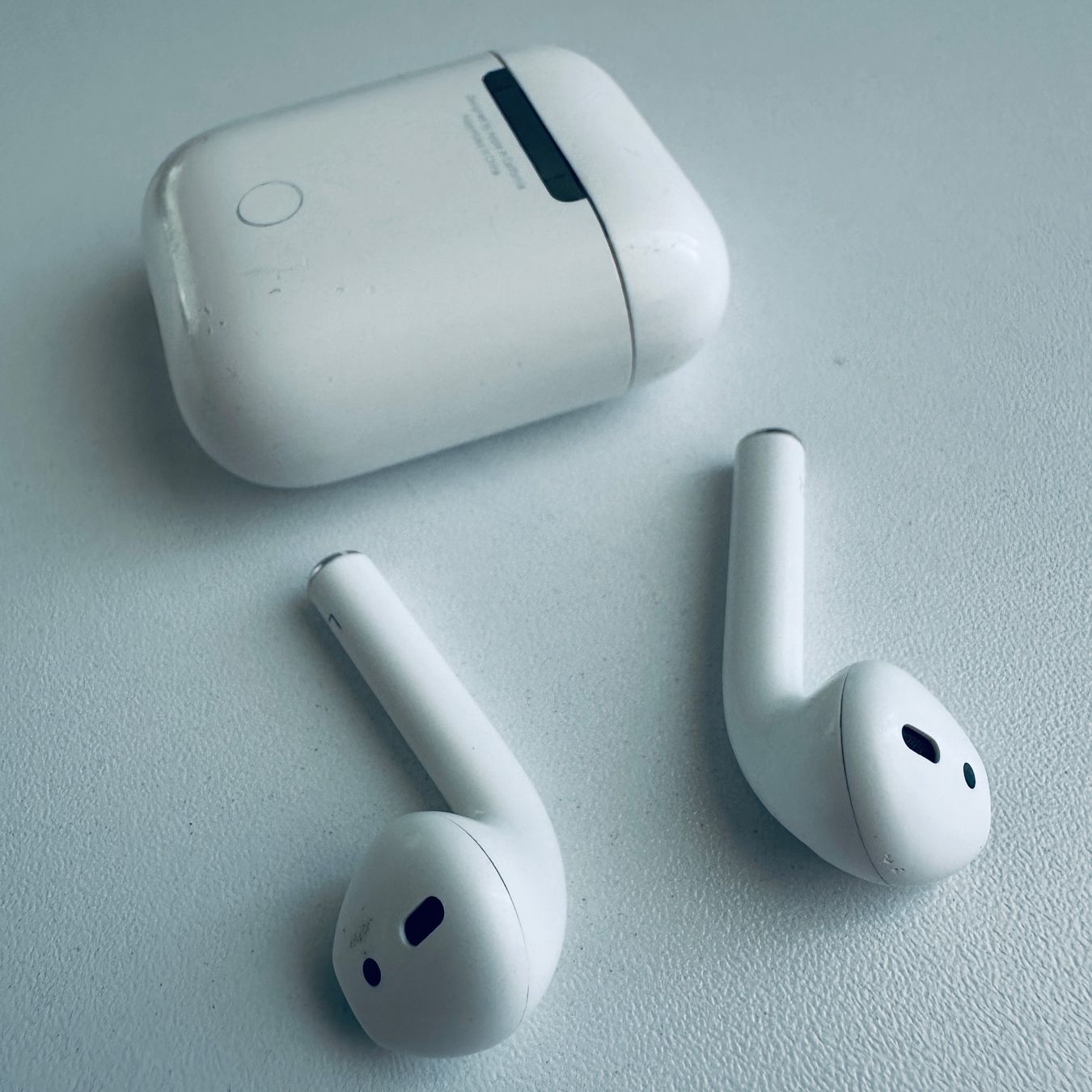 Apple Cuffie: Original Apple AirPods 2 Kopfhörer Wireless Lightning Kabel – Usato da Basel venduto da MY.AIRPODS.SHOP 4